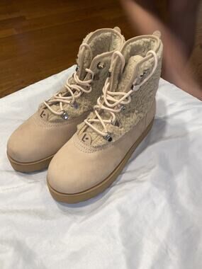 Larroude Vail Women's 6 Beige Leather Faux Fur Waterproof Ankle Combat Boots